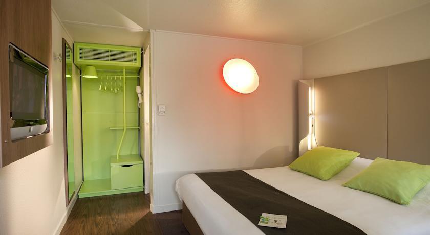 Campanile Villennes-Sur-Seine - Poissy - Hotel Renove En 2024 Exterior photo