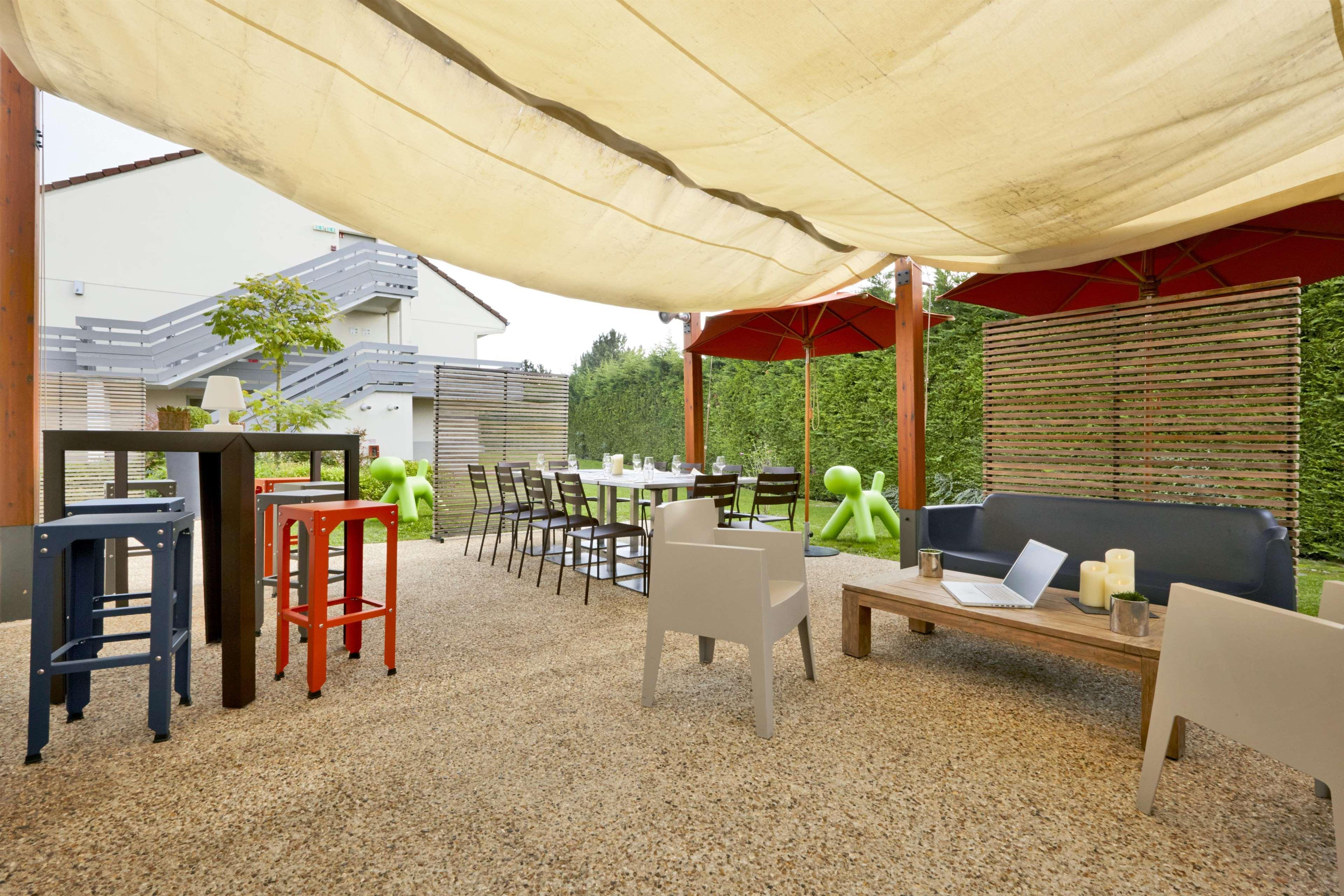 Campanile Villennes-Sur-Seine - Poissy - Hotel Renove En 2024 Exterior photo