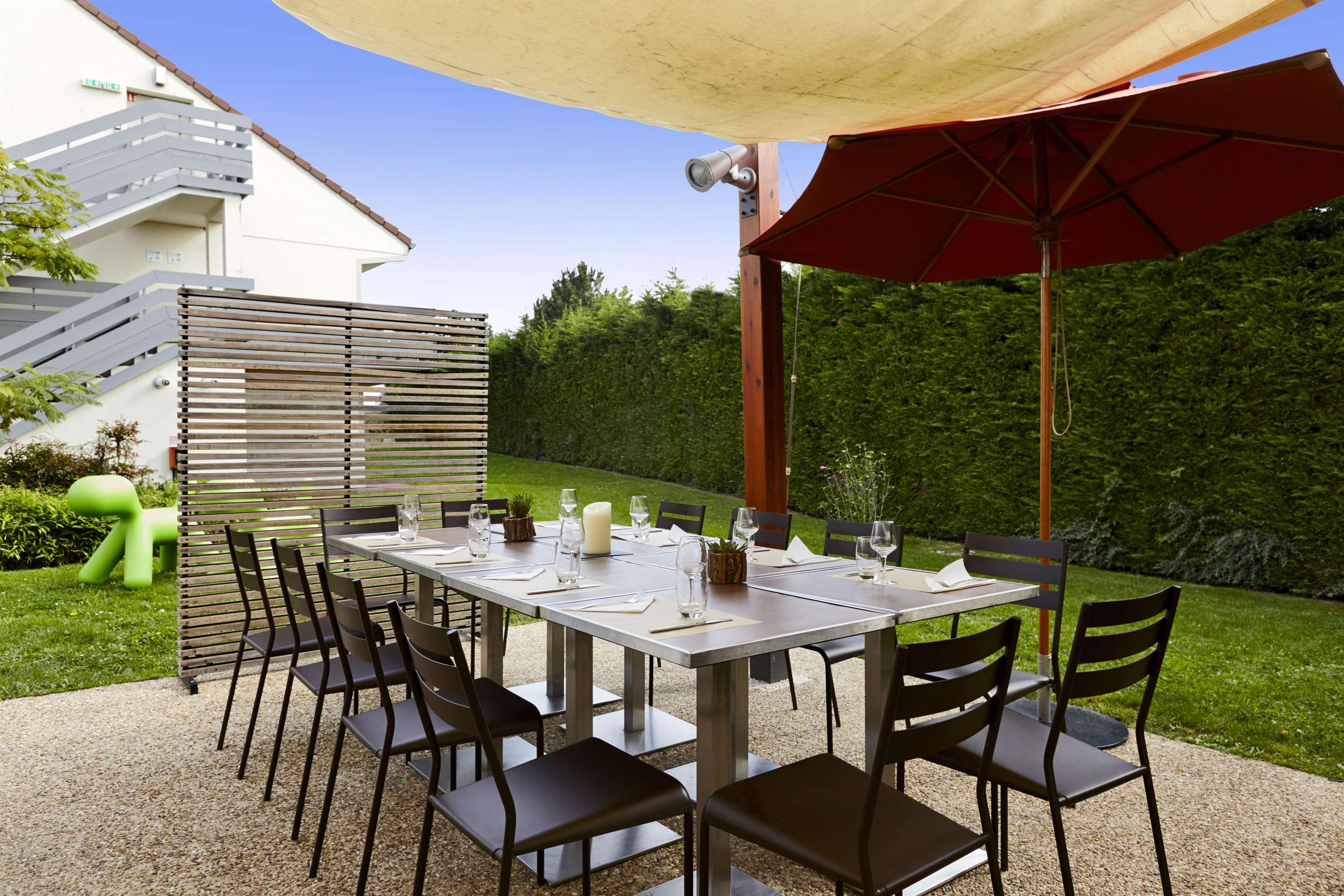 Campanile Villennes-Sur-Seine - Poissy - Hotel Renove En 2024 Exterior photo