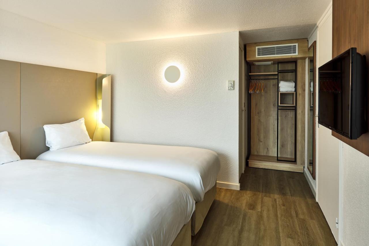 Campanile Villennes-Sur-Seine - Poissy - Hotel Renove En 2024 Exterior photo